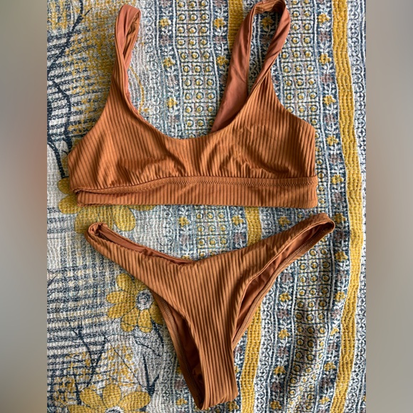 Ribbed Rust Bikini Set - Picture 2 of 3